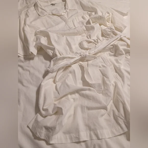 Ava & Viv White Short Sleeve Belted Waist Romper - Picture 5 of 8